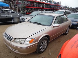 2000 TOYOTA CAMRY LE 4DR GOLD 2.2 AT Z19621